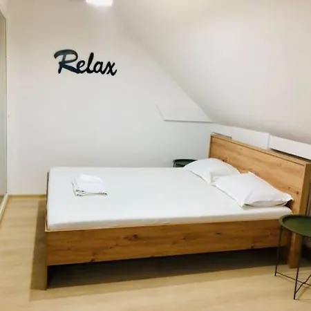 Apartment Joy City Unirii 42 2 *